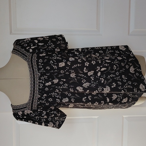 ๐ Lucky Brand Top - Picture 6 of 10